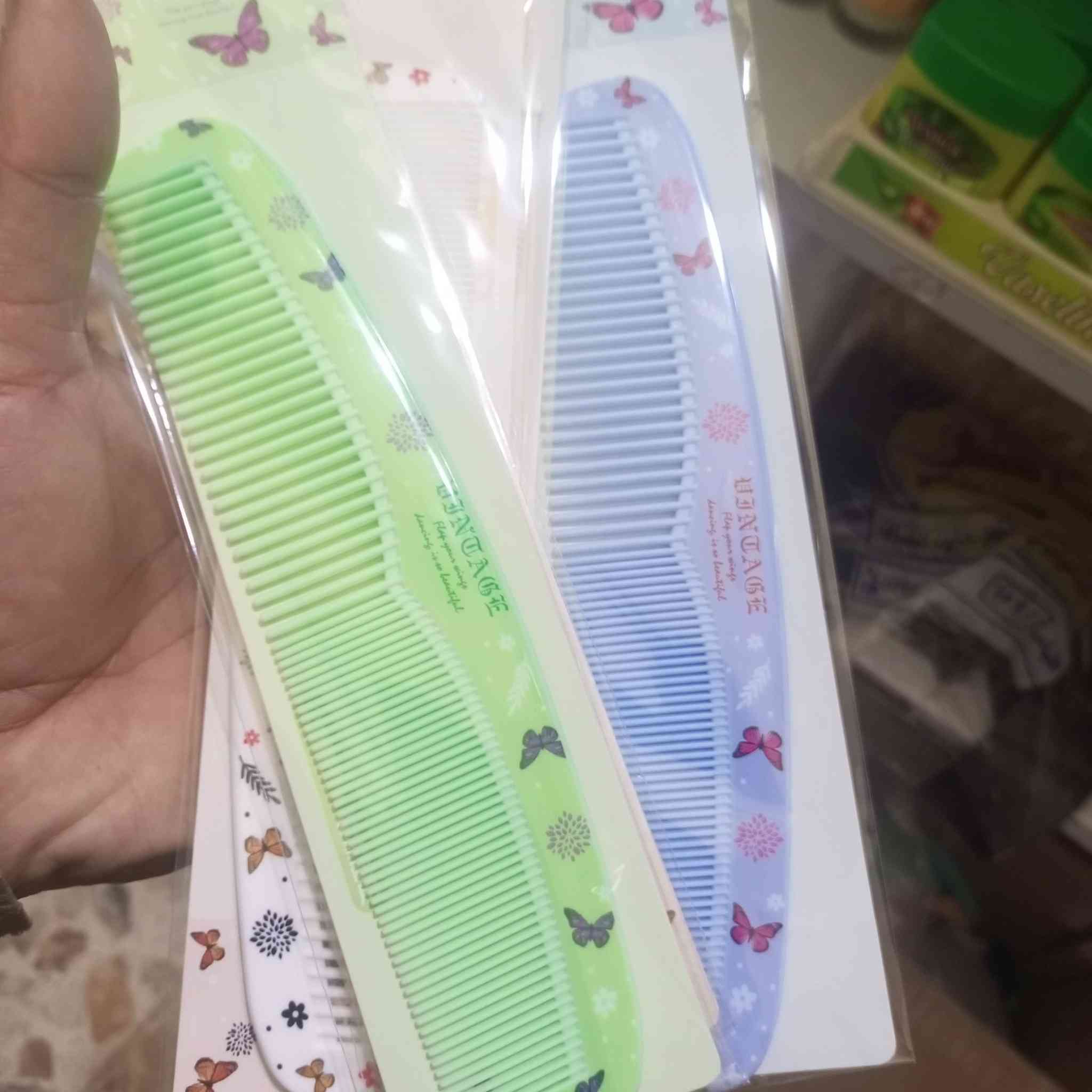 مكياجات وعطورات متنوعه
ومكاين حلاقة جاهزة وشامبو 

ودهن فازلين وجميع الدهون والمرطبات 

اليريد عنواني الرميثة حي المهندسين 

بسايدين الجدد قرب مدرسة 

الثانويه العراقيه للبنين رقمي 

*********** واتساب 

*********** واتساب
