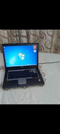 لابتوب ديل للبيع بسعر مناسب للتواصل 07724604846