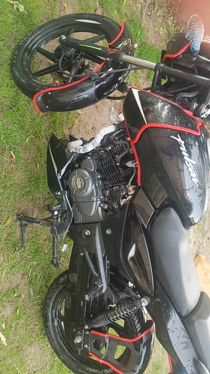 السلام عليكم .بولسرموديل 24 اوراق كامله دراجه جديده كامه السعر 1500وبيها مجال حك الجيه المكان بغداد التاجي ‏‪***********‬‏
