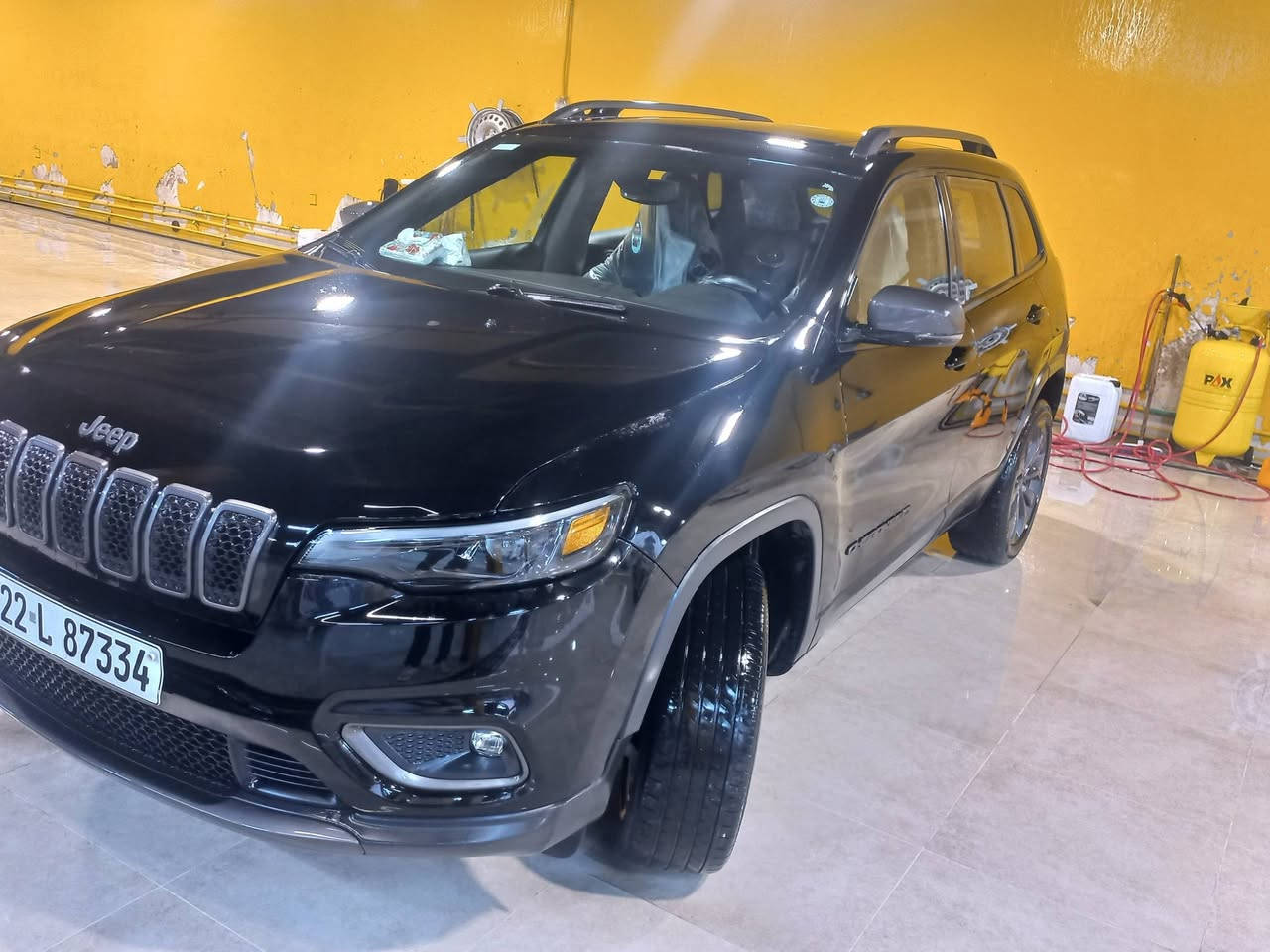 جيب
شيروكي ترايل هوك ٢٠٢١ 
فول مواصفات 
تشغيل عن بعد 
رادارات 
حساسات 
اشاير مري 
رادار جانبي مع هيتر مري جانبية 
تحديد مسار 
تحكمات ستيرن 
كشن كهرباء جلد. تدفئة تبريد 
ستيرن تدفئة 
فتحة سقف نصف بنوراما 
رقم اربيل بسمي سنوية ورقم انكليزي جديد 
المحرك 3.2 v6  المرغوب 
خمس انظمة قيادة 
لايتات زنون ذكية 
بصمة ابواب مع ترحيب ذكي 
ماشية 88… الف فقط 
سياره بدون حادث كفاله عامه 
السياره جاهزة
مكانها اربيل 
السعر 168$ وبيها مجال ان شاءالله 
***********
