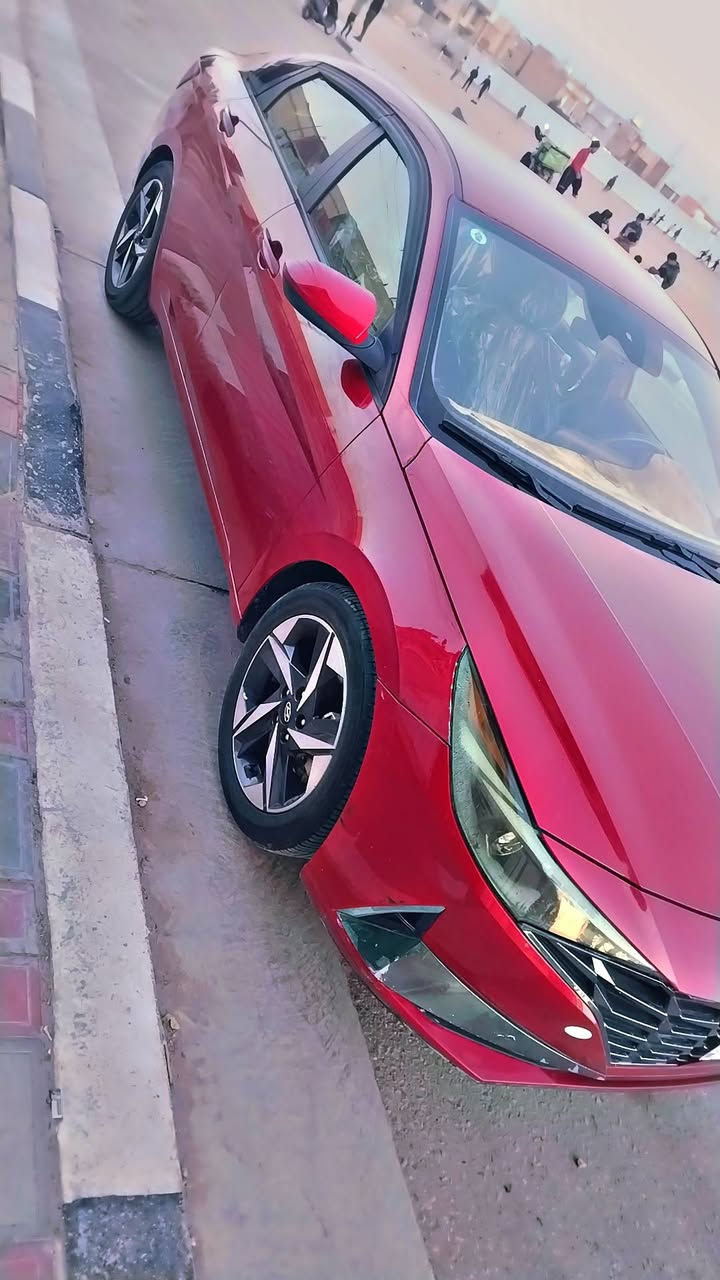 السلام عليكم ورحمة الله
هونداي النترا موديل 21
فول عدا الفتحه 
رادارات جانبيه اماميه 
بصمه ماشيه 107
سياره قطعتين صبغ 
بنيد.قبغ صندوق فقط بيها ملاحظه دوسه نطخت جوه باب سايق ..بعدها ممعمره. وسونار يمك 
مكاني كربلاء .
السعر 130وبيها مجال مراوس 
***********
