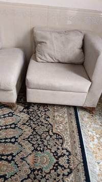 تخم مستعمل  سعره 300وبي مجال للاتصال 07766251406