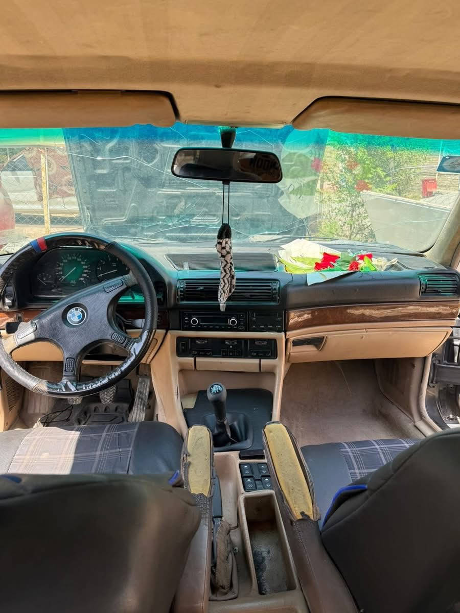 اسلام عليكم BMW موديل ٩١ لون اسود كذابي
الحجم ٧٣٥  

حجم المكينة ٦ سلندر ٣٠٠٠  /٥٠٠ 
 
السيارة مكينة كايمة عوزهة بس مكينة   كير  عادي هية اصل اوتماتيك مبدل عادي بس بدون لا تحوير ولا كص فتحت من سيارة ٧٣٥  اصل كير عادي وشديتة 
السيارة ايفرلو جديد 
عبوة كاملة فيت بيم جديد » طوافة  
بلكات جدد نوزلات جدد 
تبريد ثلج وية فتحت سويج 
صدر امامي خلفي جديد 
تخم تاير جديد استوني شادة صيني درجة اولا اسمة كوم فورس 
اويالة شعاع  
كشنات كهرباء تبريد قطعتين 
صبغتهة جديدة  مصبوغة جمالية فقط لا ضربة ولا معجون 
السيارة كاملة عوزها فقط مكينة مكملة مال جناي   السيارة بسمي تحويل ثاني يوم 
رقم ديالى مشروع وطني 
وارد ياباني 
مكان السيارة بغداد العبيدي 
رقم الهاتف *********** 
ما متواجد عل فيس الشراي يتصل 
السعر ٣٠ قفل 
شرط اكلج اخف من مال السايبة
