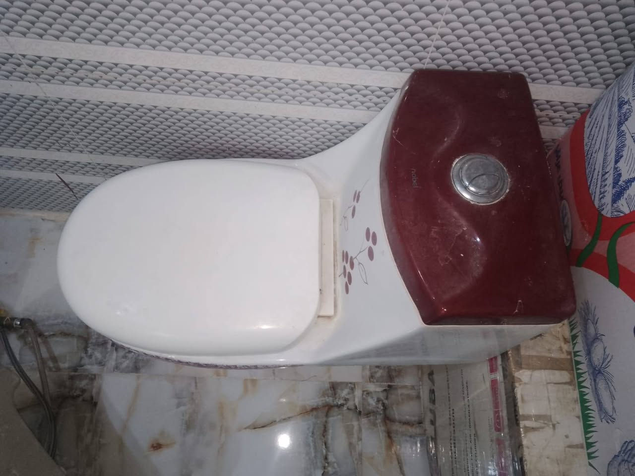 مجموعه صحيات مستعمله مع باب المنيوم طول ١٢٠×٩٠
+ملحق كاونتر للتواصل على الرقم ***********
