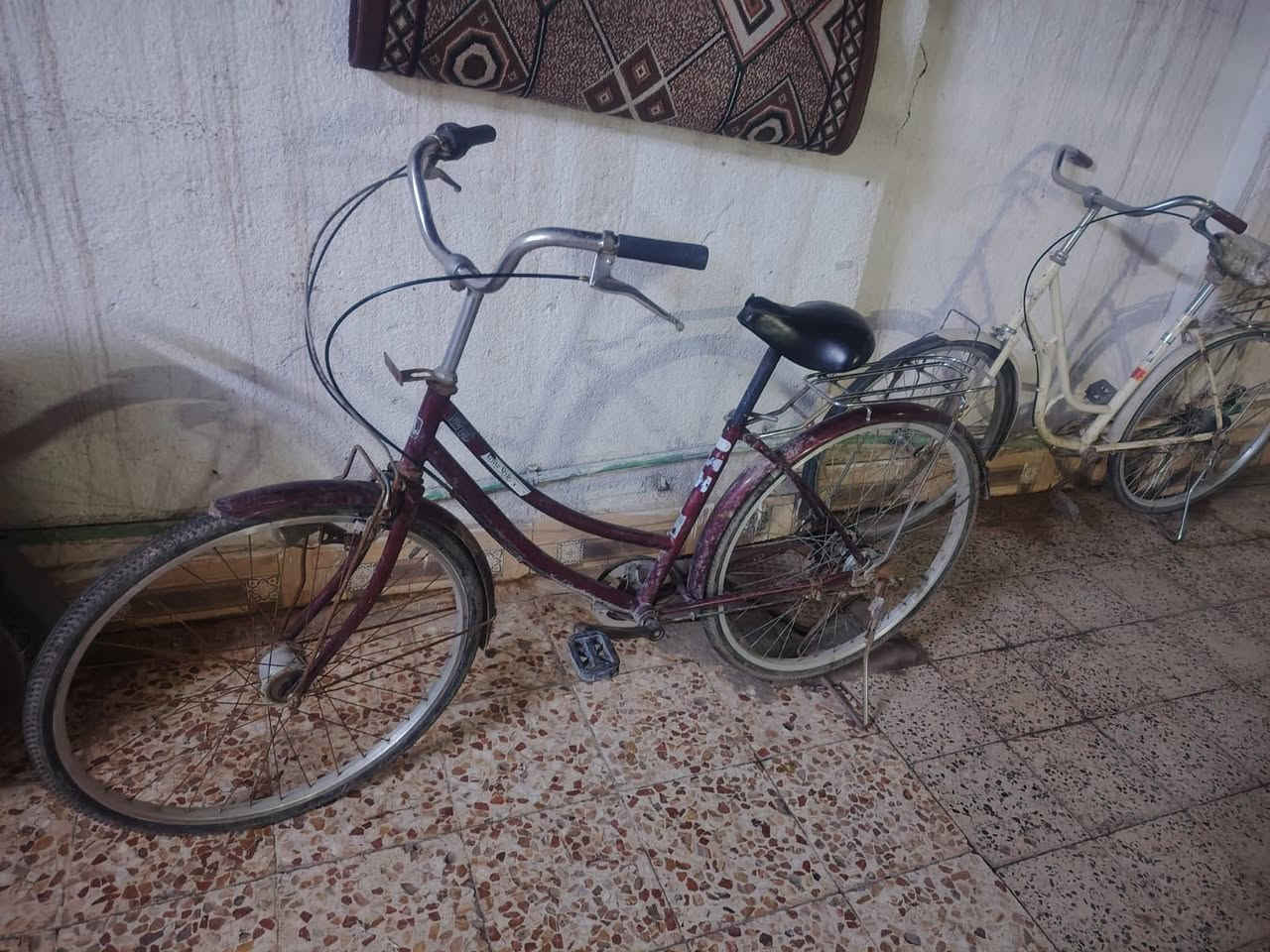 بايسكلات للبيع الواحد ب ٦٠//.  ***********
