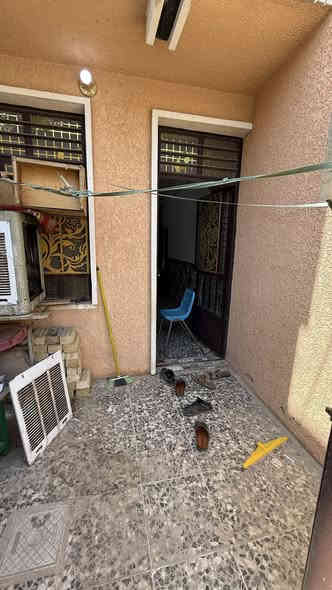 سلام عليكم
دار للبيع المساحه 75 متر 
طابو ملك صرف سكني ✅

يحتوي على 
استقبال 
و2 غرف نوم 
ومطبخ حولي 
مع صحيات داخليه وخارجيه 

الموقع بغداد الانتصار مقابيل مستشفى حماد شهاب 
معلومات اكثر 📞📞
***********
