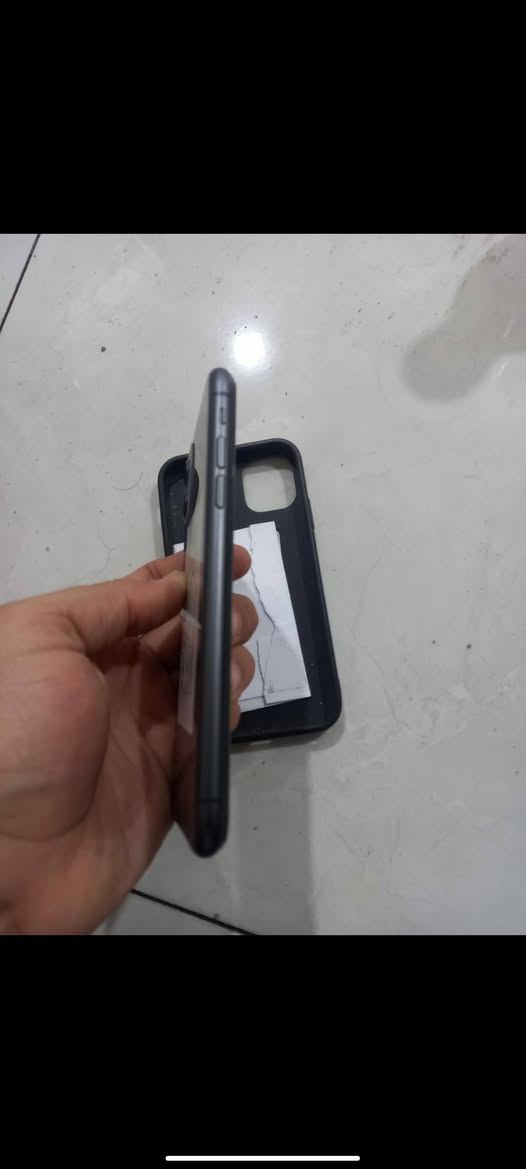 سلام عليكم ايفون 11 جهاز نضيف وياه كارتونه ذاكره128 سعر 240وبي مجال 
لحد يكسر بي للستفسار ***********
مكاني بصره معقل
