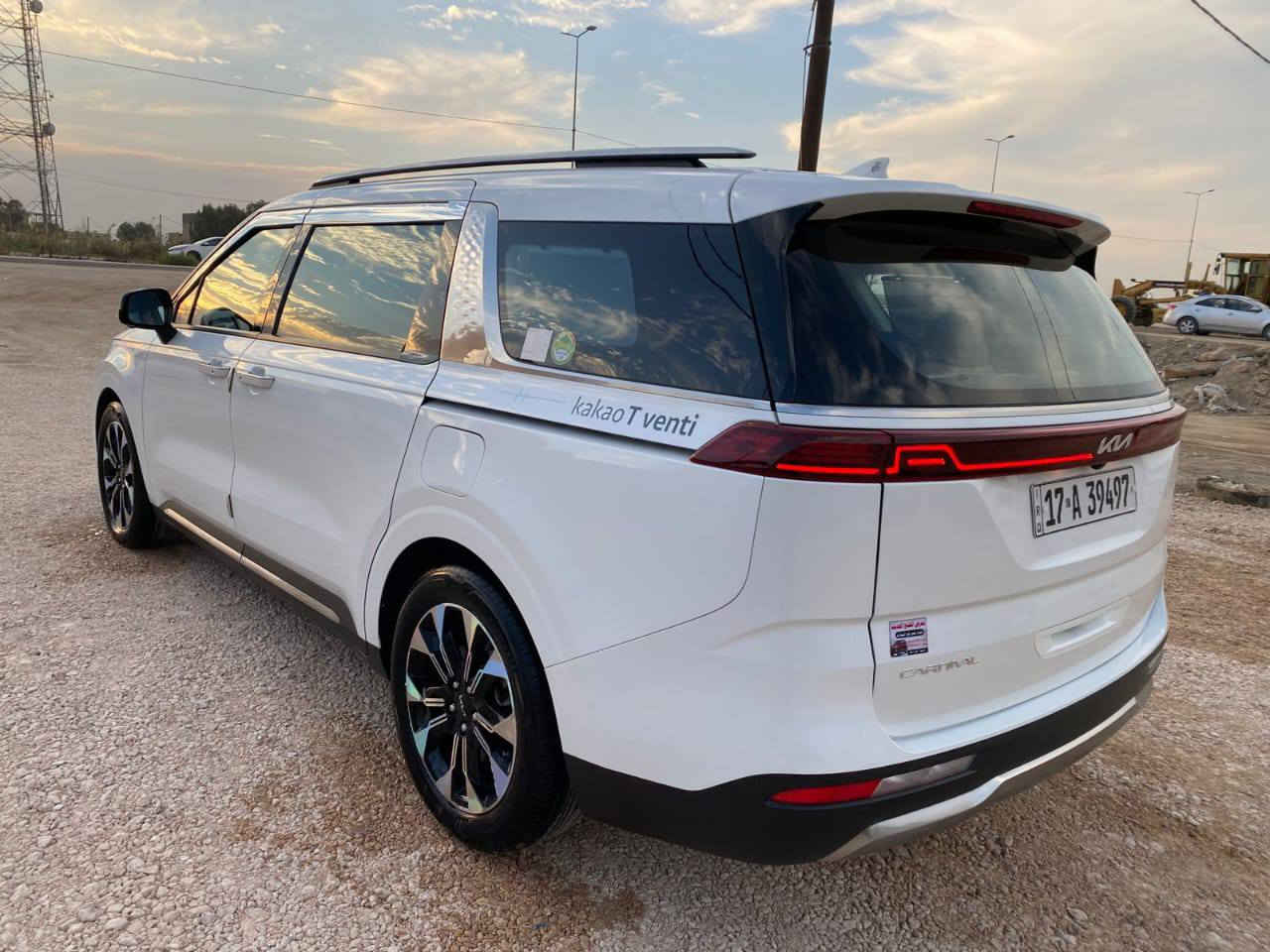 كيا كرنفال 2023 
وارد كوري بانزين غاز فقط 

كفالة 

مواصفات فول للأخير شنو ابالك بيها 

بصمة ابواب وتشغيل 

تشغيل عن بعد 

كير ماوس 

بردات كل الأبواب 

ابواب كهرباء 

جنطة كهرباء 

كشنات كهرباء وتدفئة وتبريد 

5 كامرات محيطية 360 درجة 

ويل كب كروم 

مري شفط 

عداد دجتل 

بك لايت لد 

لايت زنون + اشارة لد 

كشافات بلاجكتور 

اوتو هولد 

هاند بريك بصمة

تبريد 3 قطع + شاشة منفصل 

الأبواب بيها انارة من الداخل 

رادارات امامية وجانبية  وخلفية 

توقف ذاتي 

تحديد مسار 

قيادة ذاتية 

السيارة ماشية 19 الف كيلو حقيقي ما مصفر ولا ملعوب بيها 

سيارة وضع الشركة 

رقم مثنى مداور مباشرة

تحويل مباشر 

مكان السيارة السماوة قضاء رميثة 

السعر 328 وبيها مجال كلش قليل 

للاستفسار    
***********
