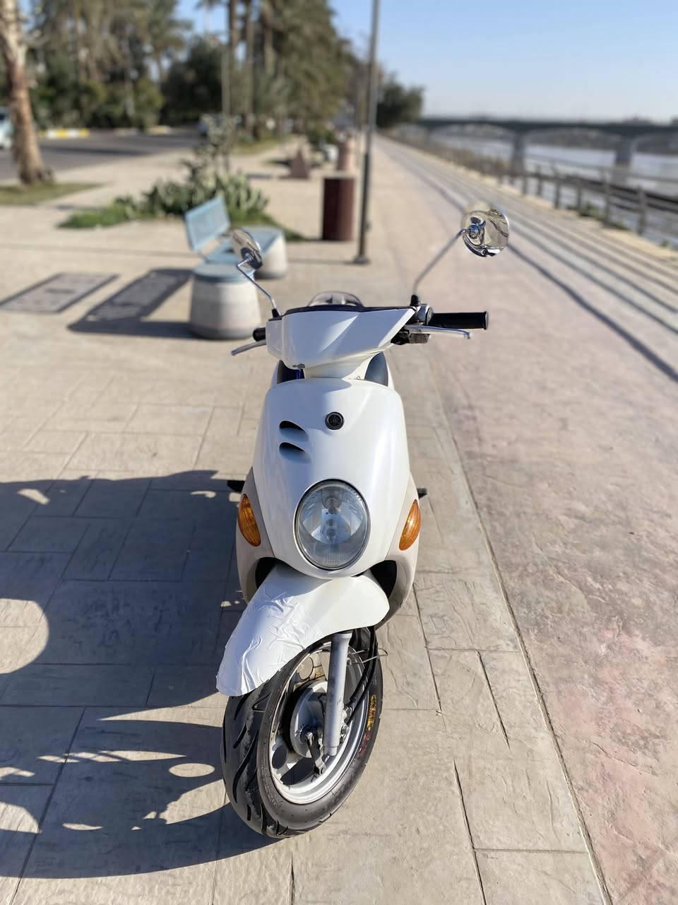 سلام عليكم دراجه فله 120. دراجه كفاله عامه من كلشي أوراقها موجوده كامله صارلها أقل الشهرين نازله من الرمبه 2009 نضافه 100/100 السعر_ 950 وبيها مجال    ... للتواصل) ***********
