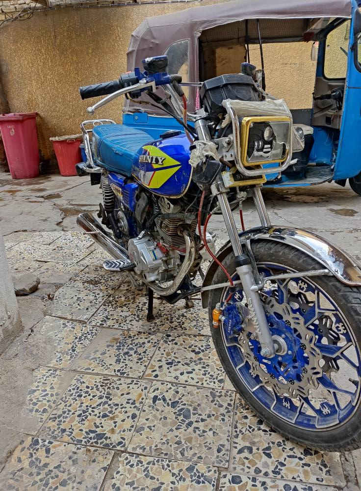 السلام عليكم اخوان.
عندي دراجه ايرانية نوع سافان  موديل 2025   
5 كير 
محرك 200cc. كلشي بيها نضيف و فقط بيها خيط تبخير.  

الدراجه موضح كلشي بيها بالصور.   

للبيع السعر 600 الف بيها مجال بسيط.  

مكاني بغداد الحسينية ( الراشدية) 

للتواصل ع واتساب فقط.  ***********
