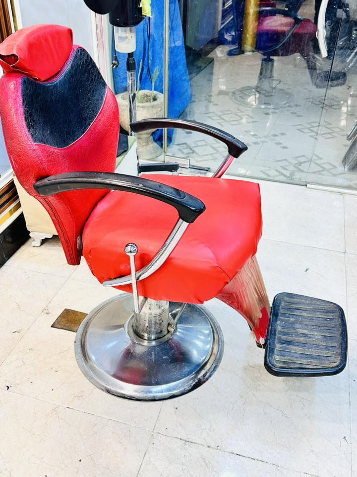 ب125
نظيف وجكه شغال
مكاني الناصريه الغراف 
***********
