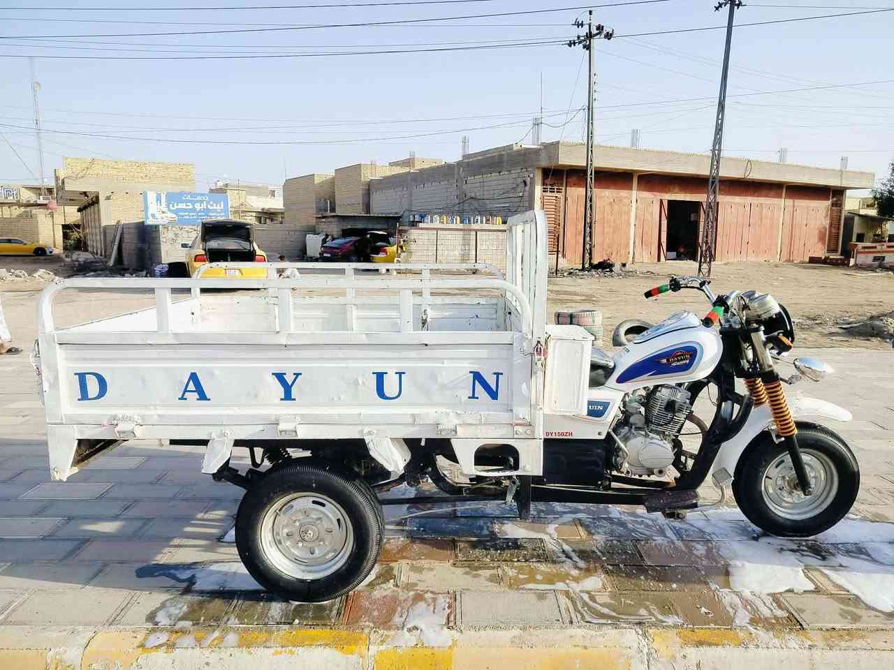 السلام عليكم ستوته للبيع مديل 19 اوراق اصولي معمره كله جديد محرك جديد كهربائيات شغاله جاهزه ترايك وين ماجان السعر مليون و400 وبيه مجال***********
