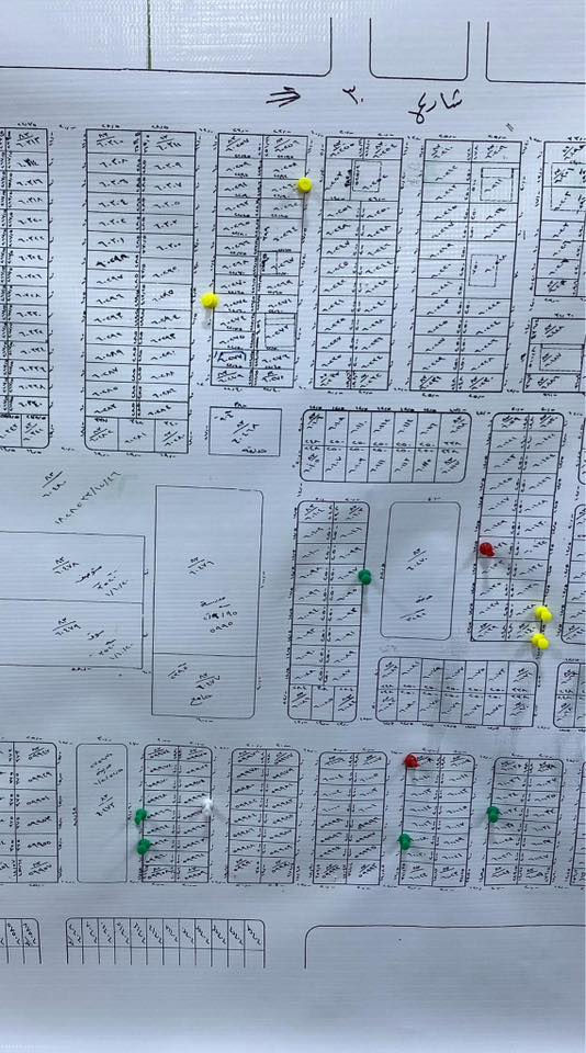 يوجد قطعة ارض للبيع في الرمادي حي المهندسين رقم القطعة ٦٠١٣١ مساحة ٢٥٠ م٢  على شارع ١٢ متر مقابل حديقة 
السعر ٣٣ مليون وبيها مجال بسيط 
المنطقة بيها بيوت ومسكونة والجامع مبني قيد الانشاء 
 بيع مستعجل للاستفسار الاتصال او المراسلة على الرقم : ***********
