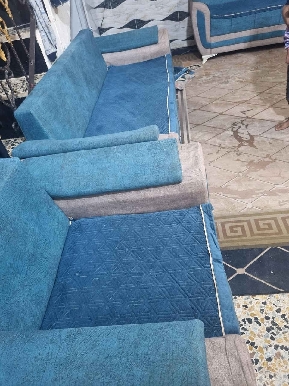 تخم قنفات للبيع جديد 
و بلازما حجم 32
***********
