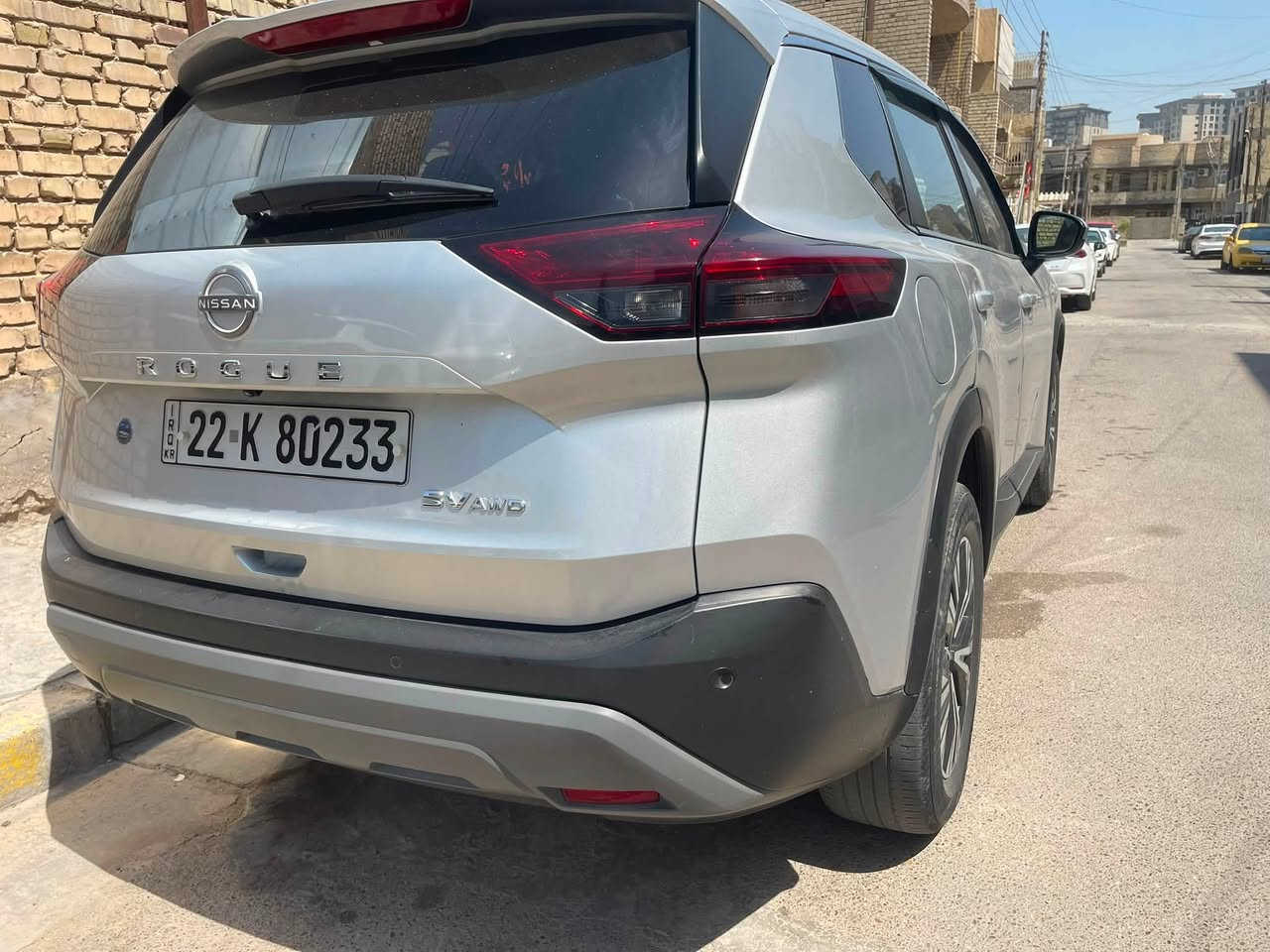 نيسان روج 2023
السونار مرفق مع الصور قطعتين صبغ

محرك 1500 تيربو

المواصفات 

بصمة تشغيل عن بعد اوتو هولد سايد بريك دكمة شاشة اعطال قيادة ذاتية رادارات جانبية توقف ذاتي تلث انضمة قيادة 

كير محرك بلاديات الصدر جديد 

السعر مناسب جداً 125 ورقة 

مكان السيارة بغداد حي الجهاد 

***********
