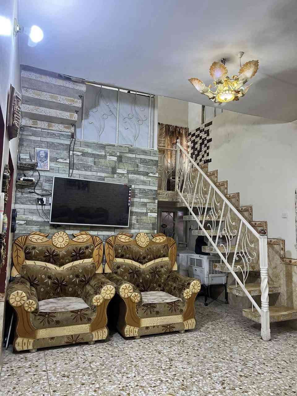 سلام عليكم ..
بيت طابو زراعي 200 متر ركن موقع قرب حي العسكري الشرقي نزله فليح سبتي بناء كامل طابوق بناء نضيف جداً سعرة 75 وبي مجال حك شراي لستفسار رقم  ***********
