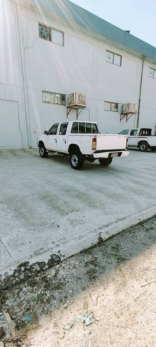 سڵاو   پیکاب نیسان دەبڵ ئەکسل گێڕو مەکینەی 2002  کارەبای گشت گیانی ئیش دەکات گەرمی ئیش دەکات تەقەو ڕەقەی نییە ناو سور مەسروفی هیچ نییەبەشەرتی گێرو مەکینەو ئەکسل ماشەڵا تابڵێیت بەهه ڵمەتە علوجە  گۆرینۆو قیستم نییە بەس فرۆشتن شوێن هه ڵەبجەی تازە  سعر 22 گەڵاو تۆزێ مەجال  
*********** ڤایبەری لەسەرە دار بنديهكان, السليمانية
