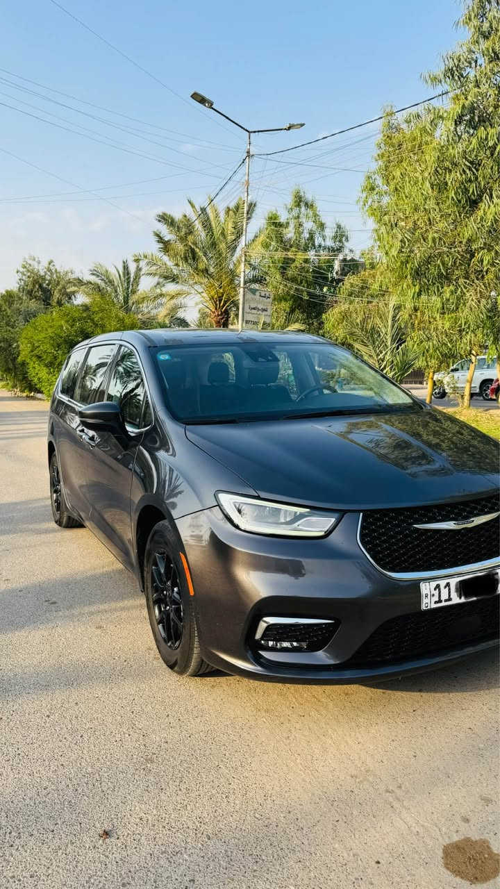 كرايسلر باسفيكا 2023 CHRYSLER PACIFICA
ماشية 45 ميل
#مواصفات فول عدا الفتحة 
بصمة تشغيل وابواب بصمة 
 هاند بريك بصمة كهربائي
محرك 6 سلندر 3600 بانزين
 رادر امامي وجانبي 
بيبان كهرباء ( تحكم ريمونت ) وبصمة أبواب 
صندوق كهرباء
كشنات جلد VIP منفصل 7 راكب
مانع انزلاق 
 كشن خزن ميموري 
لايت لد الشكل الجديد 
تنبيه الخروج عن المسار 
تبريد مركزي ثلاثة قطع منفصل
تدفئه كراسي وستيرن تدفئة
فول تحكم استيرن
اشاير بالمري وهيترات بالمري
تشغيل عن بعد
كير ماوس

السيارة جاهزة
حادثها والصبغ 
صبغ جاملغات خلفيه 2 
تبديل باب جانبي وجنطه نفس اللون
الحادث مرفق مع الصور بدون شاصي بدون لغد
السعر// 195$ ورقه وبيها مجال
مكاني بغداد *********** بغداد, العراق
