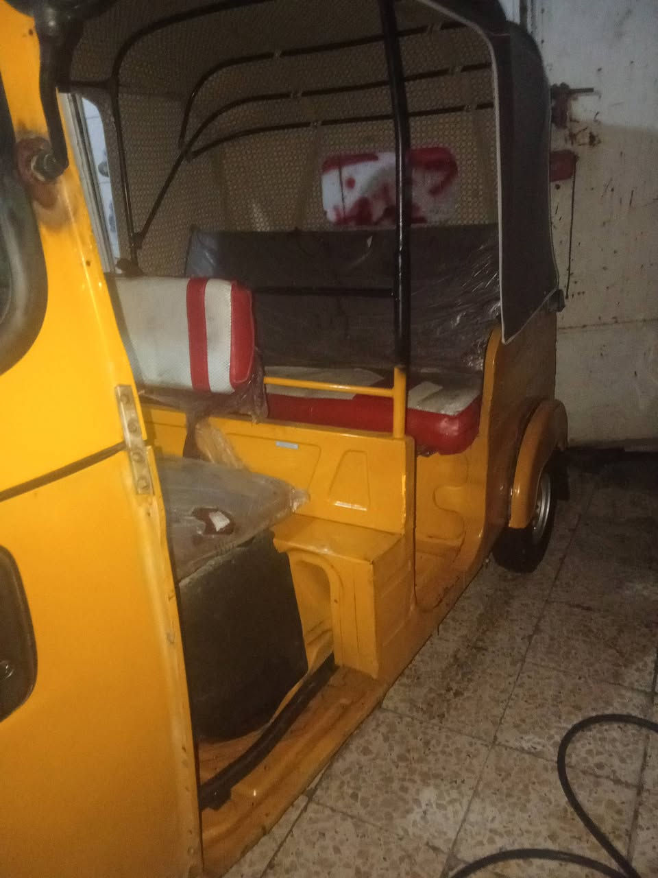 سلام عليكم تكتك 20 رقم وسنويه تحويل ثاني يوم تكتك مكفوله من لمعجون وضربهة سعر 6100 وبيها مجال تصال *********** مكان كماليه
