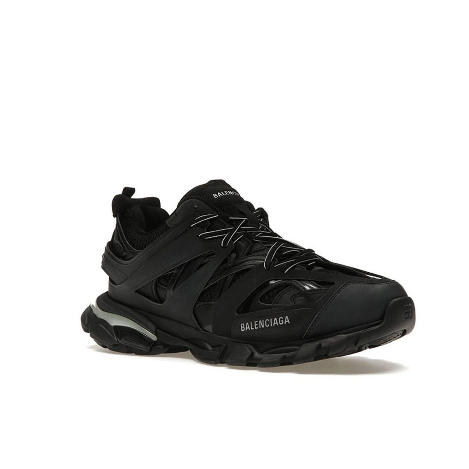 هذا الحذاء الرياضي هو حذاء Balenciaga Track الشهير، ويتميز بتصميمه المكون من طبقات متعددة من الشبك والنايلون مع نعل مطاطي سميك. 
قياس 40


**إذا كنت صاحب هذا الإعلان وتريد حذفه لأي سبب، رجاءا أرسل رسالة إلى الدعم الفني**