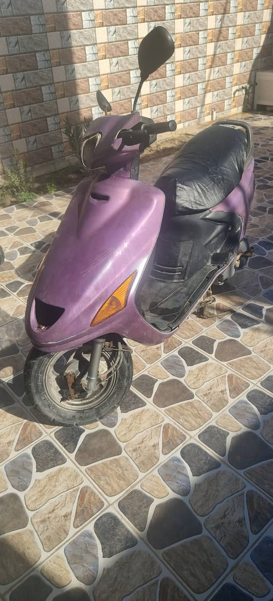 فراشة للبيع 
مجفته قبل شهر تقريبا دراجة نضيفه وقليل عطلات السعر ب 300 الف وبي مجال بسيط رقمي *********** وبي واتساب
