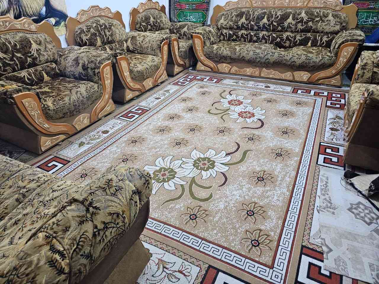 للبيع قنفات مستعمل بي ضرر موضح بالصور مكاني نجف سعرهم ١٥٠ مكان  قرب قريه الغدير ١٠ مقاعد ***********
