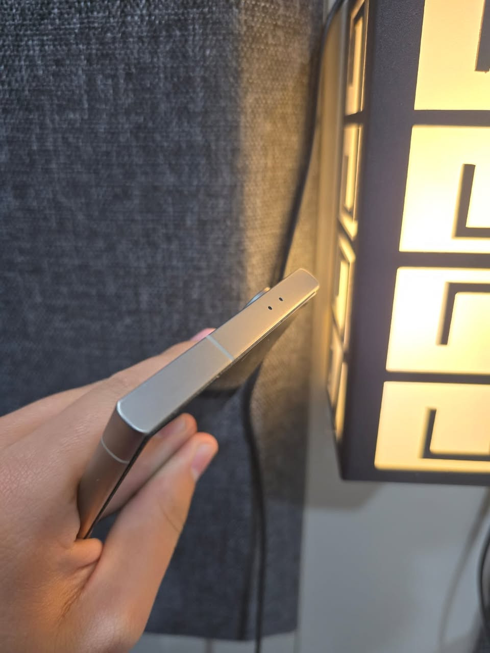 سلام عليكم ورحمه الله
اس 24 الترا ذاكره 512 لون تيتانيوم رصاصي 
ضمان عين فهد غراضه كامله نضافه 100
مابي شخط او خدش مكفول من كلشي 
ويا لزكه كفر عدسات للبيع فقط
السعر 950 الف قفل رجاء بدون عمله 
مكاني بغداد كرخ ***********
