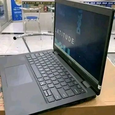 لابتوب Dell سوبر سلم الجيل 11 سوبر سلم فئة  G7 للبيع
المعالج core i5 الجيل 11 فئة G7
رام 8 كيكا DDR4
هارد 256 كيكا SSD
كرت الشاشه Intel Irix Xe حجم 4 كيكا
الشاشه حجم 14 انج ضد التوهج  دقة FHD
باتري ليثيوم 6 خلايا  شحن سريع 65 واط والباطرية ممتازة
كامره دقة hd تحتوي قفل فتح وغلق الكامره
 منفذ تايب سي و رام  وhdmi وسيم كرت وباقي المنافذ   الحاسبه كلش نضيفه وحلوه 
السعر 375 الف النجف, العراق


**إذا كنت صاحب هذا الإعلان وتريد حذفه لأي سبب، رجاءا أرسل رسالة إلى الدعم الفني**