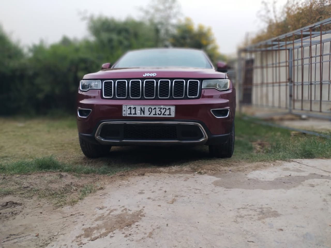 للبيع: جيب جراند شيروكي لاريدو
الموديل: 2019
المحرك: 3.6 V6
المسافة المقطوعة: 119 الف كم
الوارد: أمريكي

📌 المواصفات:
 • بصمة تشغيل
 • كاميرا خلفية
 • أنماط قيادة (Normal – Sport – Eco)
 • نظام ستارت ستوب
 • نظام أوتو بريك عند الرجوع
📌 الحالة:
 • السيارة بحالة ممتازة، كلش نظيفة
 • بيها بنيد وشويه من الجاملغ الايسر شي 
 • شرط بدون دواخل 
 • حاضر من كلشي، شغل واطلع 
السياره جداً جديده واي مصرف ماتصرف عليها 
    سياره جاهزه وبالعافيه على اليخذها  
صور الحادث في امريكا مرفق مع المنشور
📌 الملكية: رقم بغداد 
 • السيارة باسمي، التحويل مباشر
 • السعر  (203 $ورقه )
وبيها مجال  للطيبين 
📍 الموقع: بغداد _ابو غريب 
            قرب شارع الزيتون 
للاستفسار اكثر  الاتصال +وات ساب 
📞 الموبايل: ‭0781 436 9166
