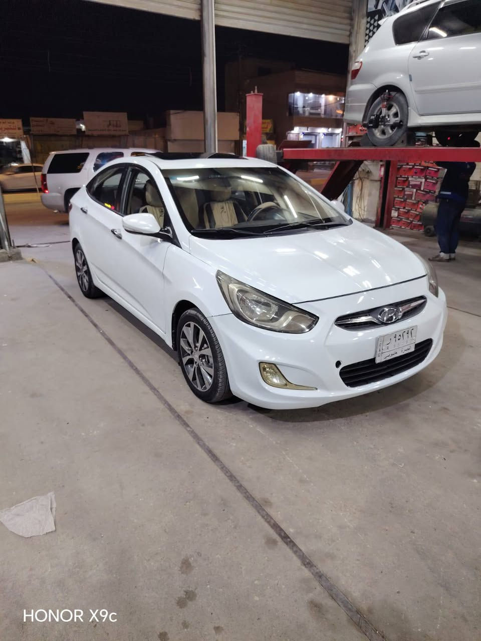 السلام عليكم هونداي اكسنت خليجي  موديل 15 رقم بصره مشروع وطني سنويه لل 27 محرك 1600السياره جاهزه من كلش 
مكان السياره بصره استفسار هاتف ***********
 السعر 93
