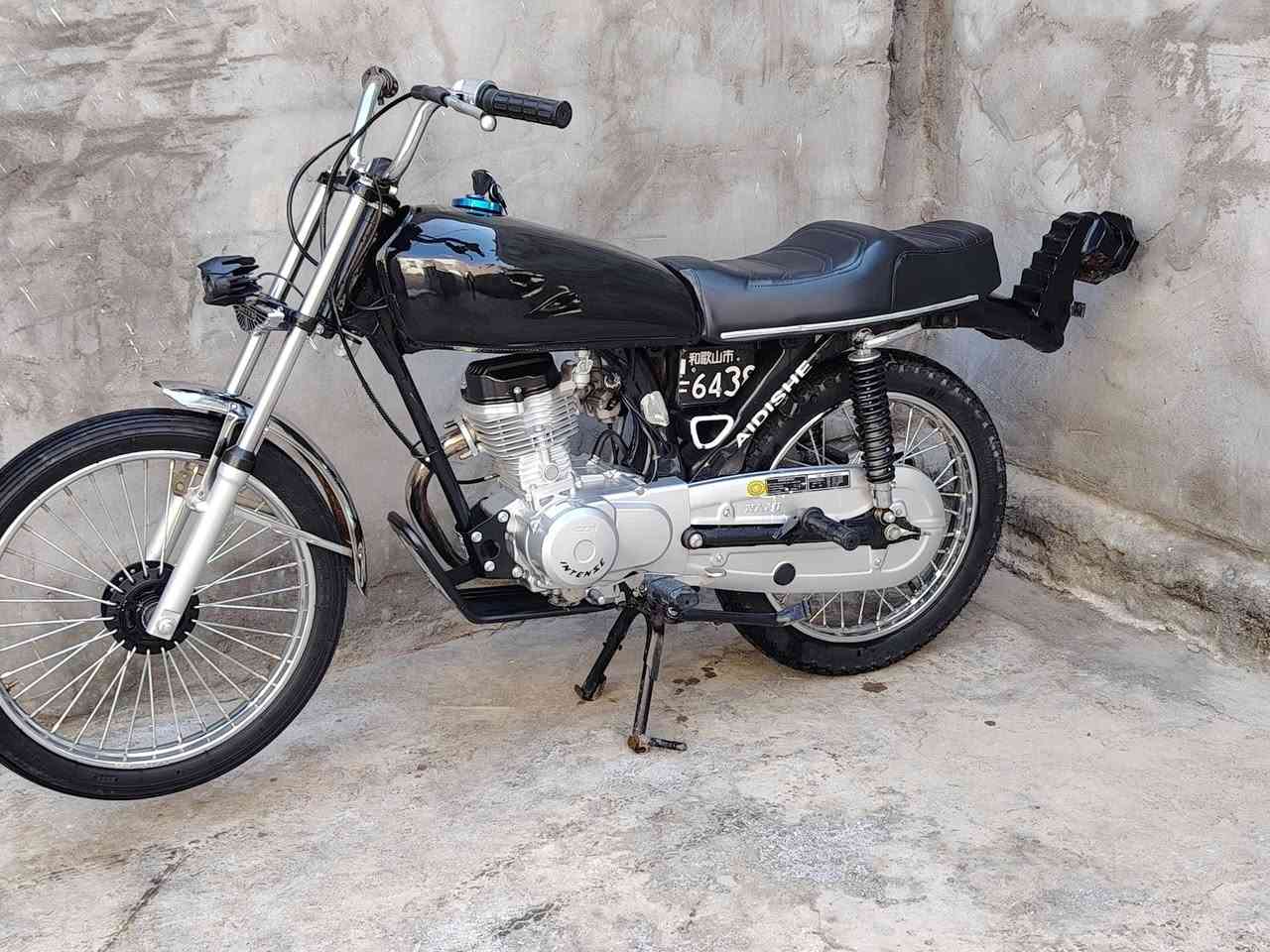 ابلاش 
للبيع  شاصي  15اوراق اصولي بوجهك للترقيم  تعمير  صالهة شهرين بعدهة جيس الدراجة وانضف من صورة ما مفتوحة محرك بعدة جيس  سعر خاص او ***********
