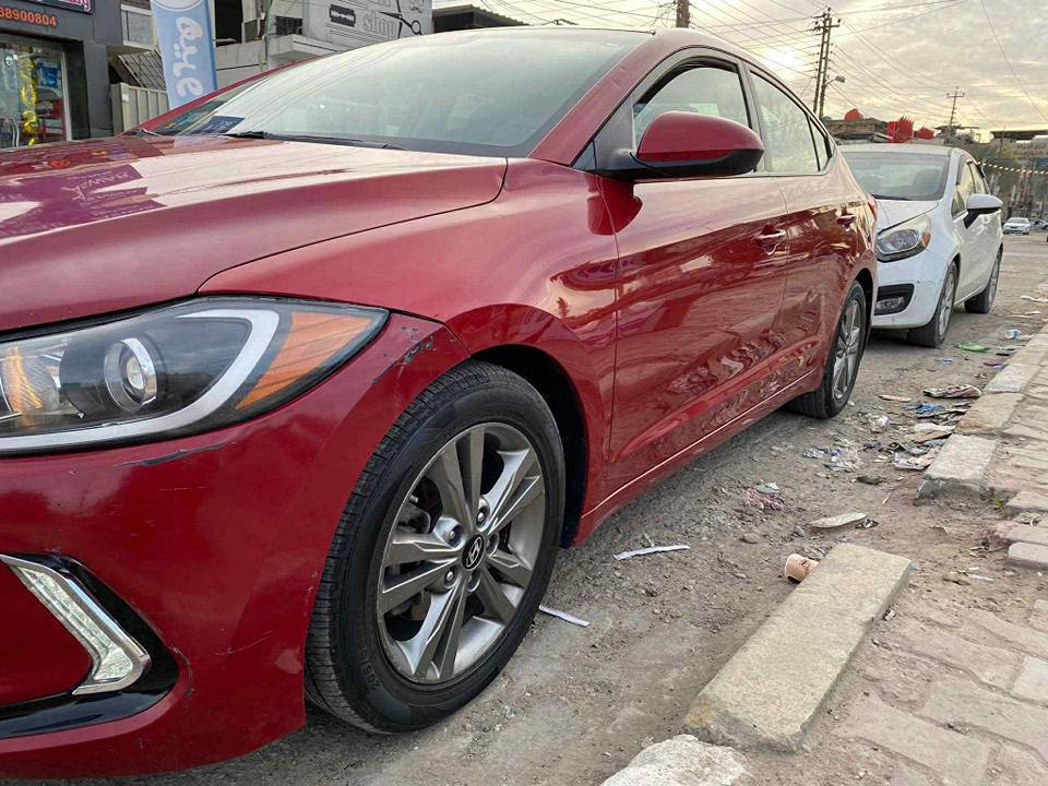 النترا 2017 امريكي مكفوله من الصبغ  
فول مواصفات عد فتحه 
تحكم ستيرن جهتين 
حساس خلفي 
شاشه جبيره وكاميرا دواره 
رادار جانبي و أمامي 
كشافات نهاريه 
بصمة دخول ذكي 
3وضعيات قياده
تدفئة كشنات 
حساسات تاير 
مكينة 2000
حادثها سطحي بنيد فقط و مبدل نفس اللون 
بدون شاصي او لغد  مكفولات 

رقم اربيل جديد بأسمي 
سنوية جديد 
شرط التحويل
السعر 120 
*********** بغداد, العراق
