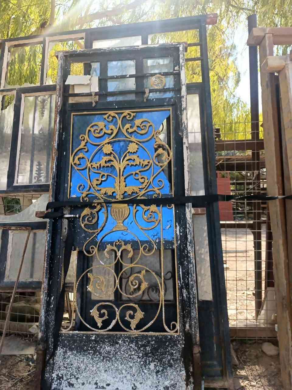 درج نضيف طول 5امتار وباب متر في مترين ونص وبوب مستعمله الرقم ***********====//***********
