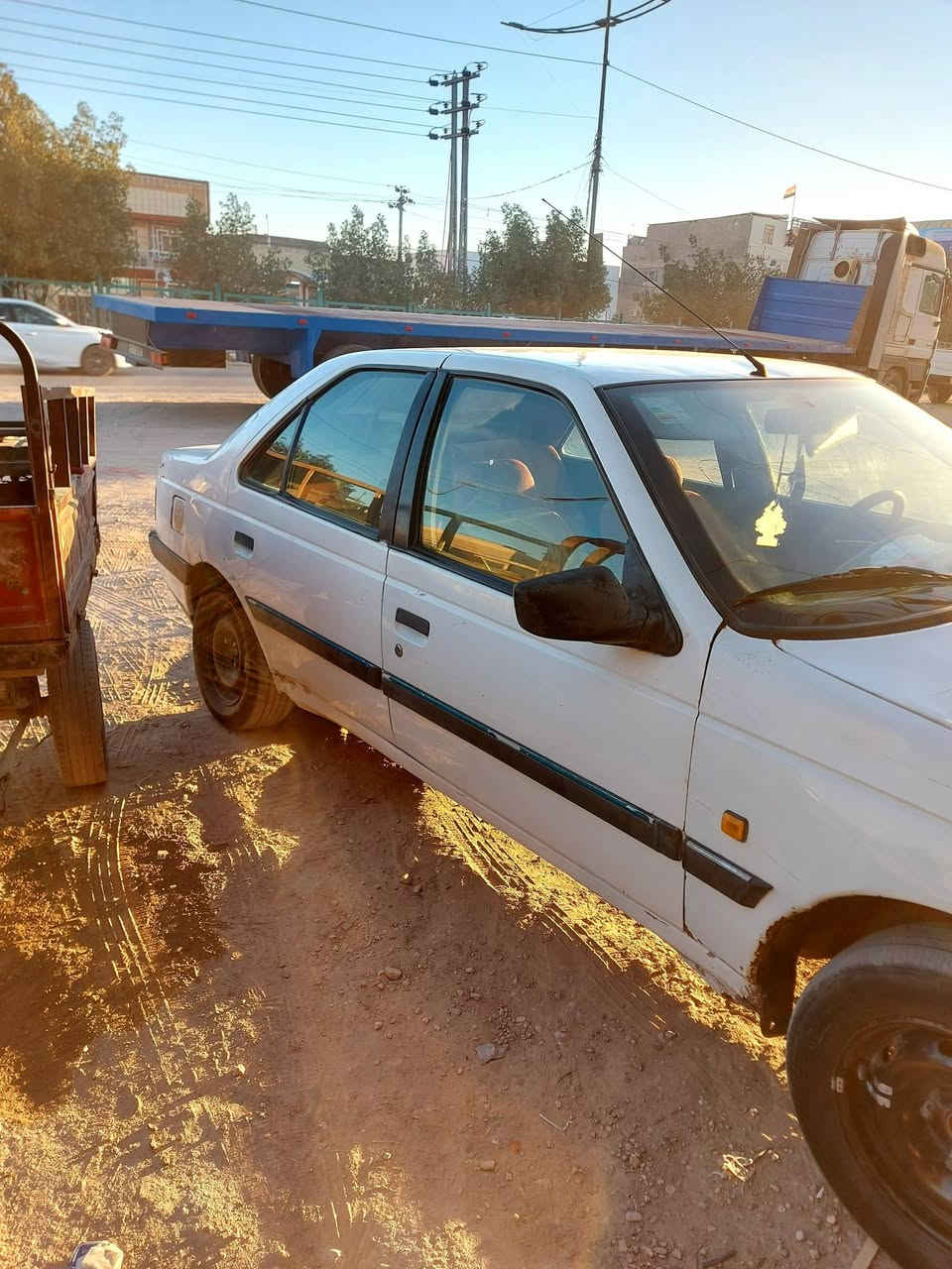 بيجو 405
موديل ١٢

سنويه بسمي الى ٢٦

سياره بيه بارد او جاملغ امبدل 

كير مكينه سليمات كهربائيات شغاله 

تبريد شغال تدفئه شغال 

سعر ٣٤ بيه مجال قليل 

مكاني نجف 

***********
