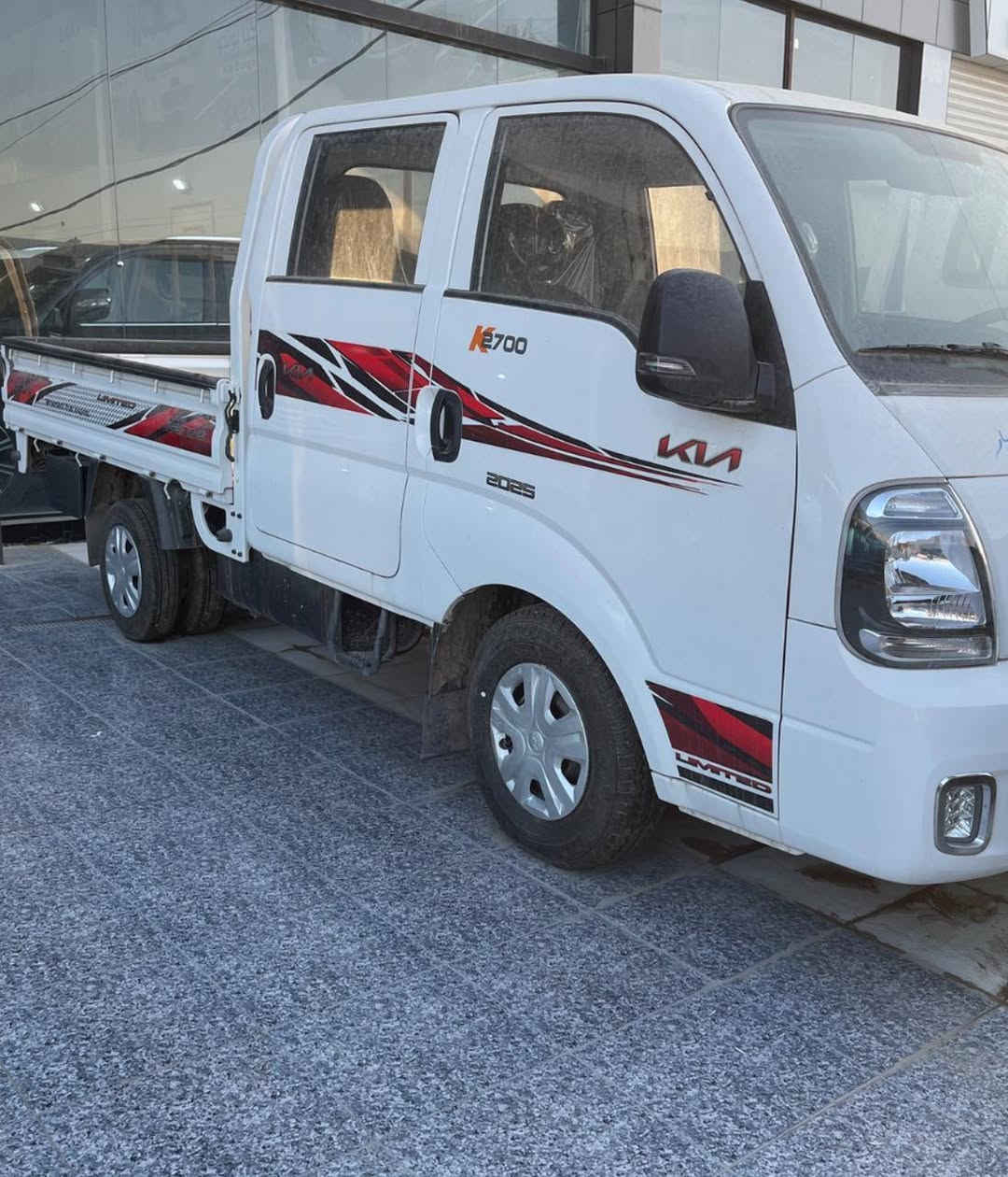 #السلام عليكم   للبيع كيه دبل قماره موديل ٢٣ ماشيه٣١الف وضع الشركه بيه طخه بلباب اليمين معدل علبارد السعر ١٧٥ ورقه.   ***********
