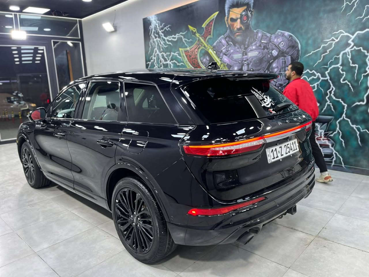 السلام عليكم للبيع 

لينكولن كورسير ريسيرف 2023 🖤

 وارد امريكي حادث موضح بالصور بدون ايرباك شواصي سحب فقط بدون تعديل او صبغ او قطع 

بدون تبديل اي قطعة حتة الدعامية نفسها 

وصبغ ربع بنيد ودعامية وجاملغات بارد

محرك 20T.  250hp

كير 8 سرعات

سيارة فول مواصفات

بانوراما 

كشنات امامي تدفئة وتبريد خلفي تدفئة

6 رادارات مع كاميرا تحديد مسار

اوتو بارك اوتو هولد اوتو ستارت

انارة ترحيب 

مري شفط 

شحن لاسلكي

سستم صوت ريفال كلش راقي وصوت نقي

شاشة ابل كار بلي واندرويد اوتو واغلب التحكمات بيهة

4 ابواب + صندوك بصمة 

وصندوك يفتح ويسد بالقدم

هوك كابينة ومنفذ كهرباء

كشنات تنطوي من الصندوك

4 مودات قيادة 

كشنات خزن

ويل حجم 20 بلادي وداير اسود بلون السيارة هم بلادي 

وبعد مواصفات متجي ع بالي 

سيارة ماشية 25000 ميل

نقصهة حاليا رادار امامي فقط 

باقي بدون اي نقص وبدون اي شي تجاري 

سعر 275 ورقة 

مكان بغداد حي اور 

***********
