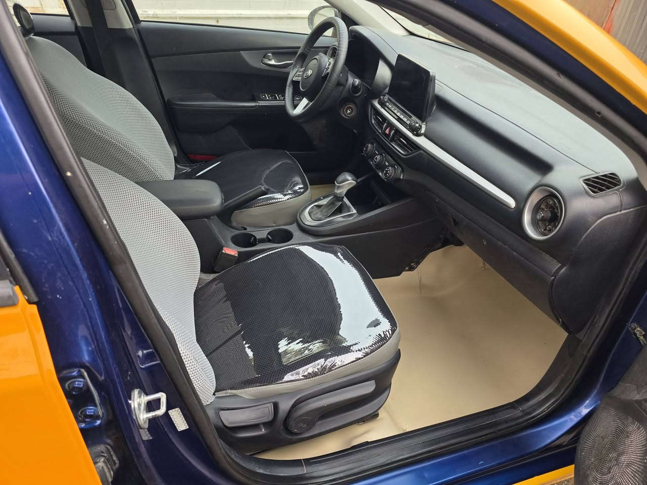 فورتي ٢٠٢١ وارد امريكي حادثه مرفق بالمنشور تبديل حوض وتبديل جاملغ خلفي يمنه محرك ٢٠٠٠ دوش كير ايتي صدر امامي خلفي جديد تخم تاير جدد توني شادهن مدوشمه عام درجه اولى صبغه جديده درجه اولى رقم بغداد الجديد باسمي مكاني بغداد السعر ١٢٠ ورقه للاتصال ***********
