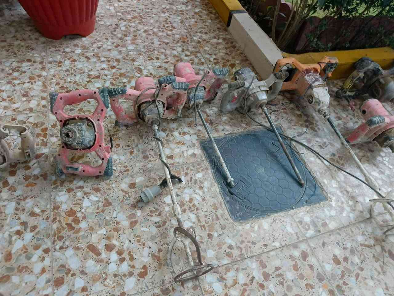 كوسرات وادريلات ٩٧ قطعه ابيع هل الموجود شي ع شي الوحده ٥ الاف المكان بغداد نهايه حي أور سبع قصور شارع ابو علي واتساب *********** اتصل واني بخدمتكم
