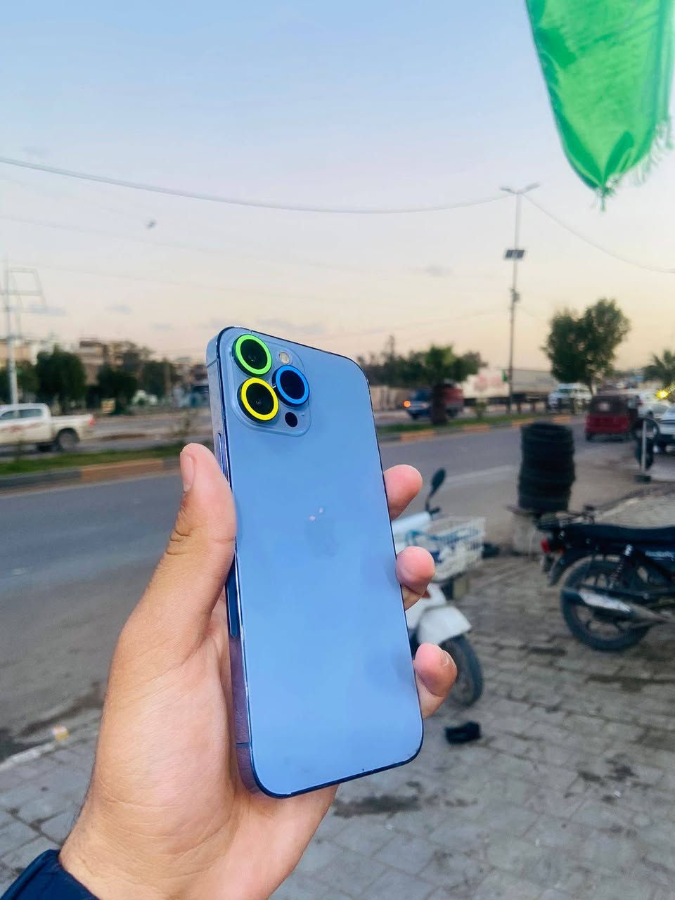 ايفون 13 برو ماكس جهاز لونة بحري مبدل شاشة وبطارية فيس ايدي شغال بطارية كلة شغال  جهاز ويا كارتونتة   نضيف مال بيت  وبي فطر قليل نطك بدرج بضهر يم مكان الفلاش و الفلاش  ميشتغل والباقي كلة شغال سمكارت كامرات كلهن شغلات ذاكرة 256  سعرة 435 قفل. رجاء ميعجبك اعبر المنشور مكاني ببغداد حي اور رقمي *********** شراي يراسلني واتساب
