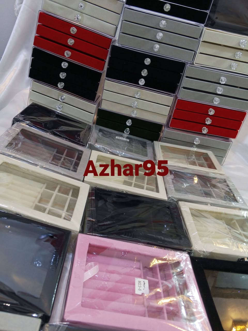 بوكسات ثلاثي  وعندي طابق واحد  كميله والوان الي تريد منه وعندي توصيل


**إذا كنت صاحب هذا الإعلان وتريد حذفه لأي سبب، رجاءا أرسل رسالة إلى الدعم الفني**