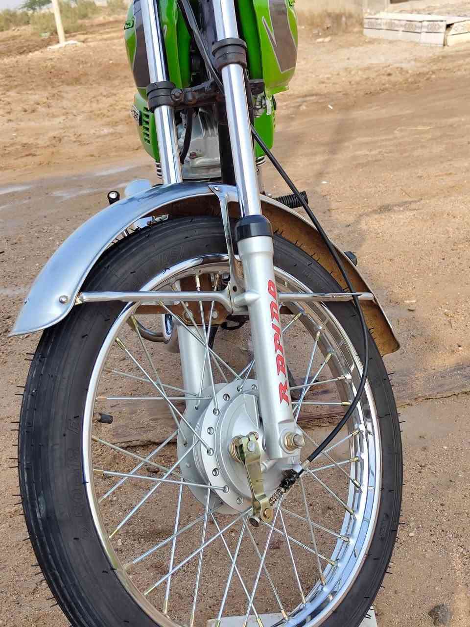 ‏سلام عليكم إخوان دراجة للبيع مكينة نعمة دراجة نظيفة كلش حلوة المكان البصرة أو الخصيب هذا رقمه وشراء بخدمتك السعر 450 وبيها مجال قليل ***********￼
