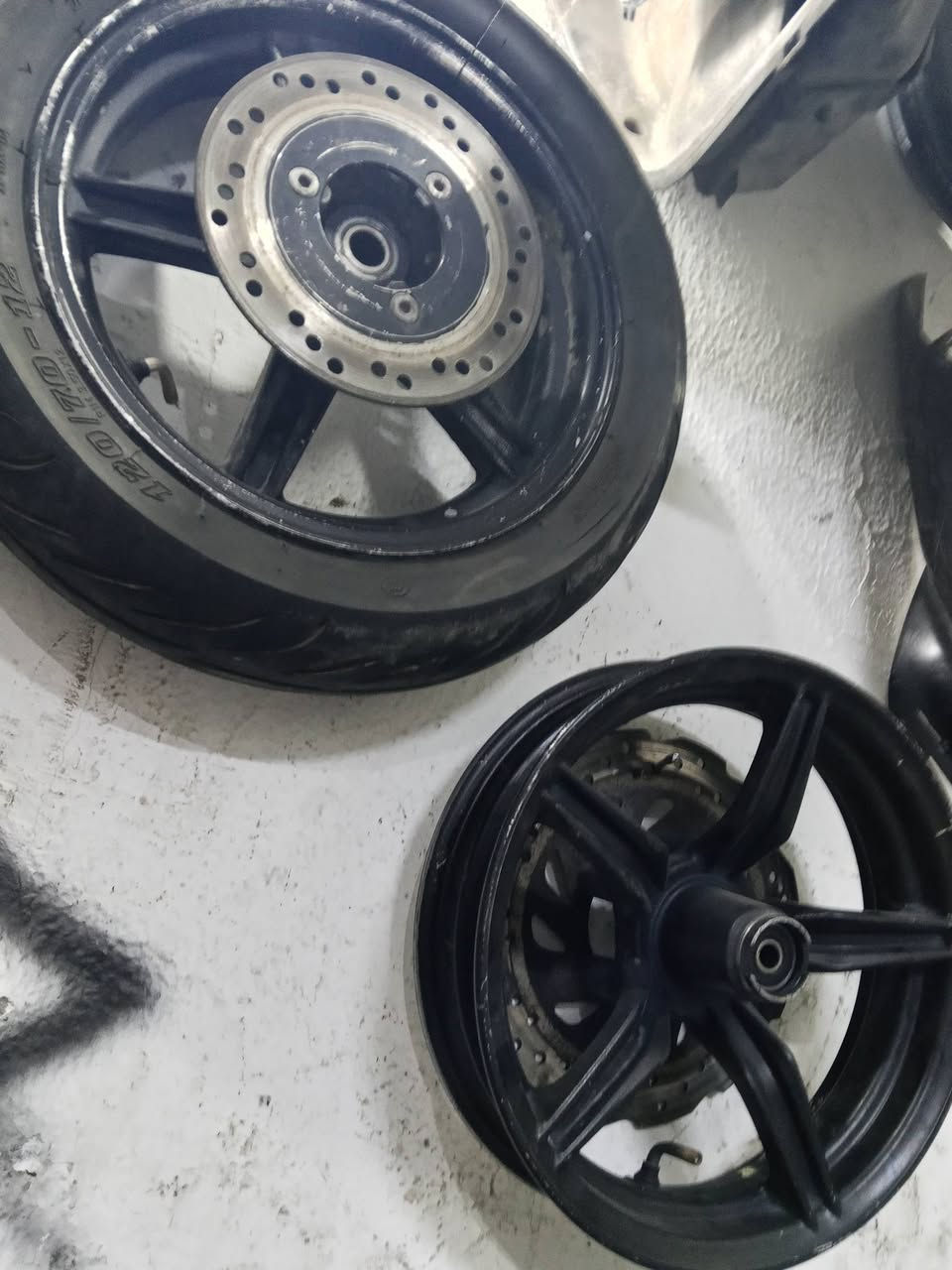 دشبول شمعه
ويل كب شمعه
مازدة شمعه 
صدر امامي شمعه 
ماشه شمعه
مجامع شمعه
تانكي شمعه نضيف
عقل شمعه علفحص
غراض تفصيخ اصلي 
*********** متوفر واتساب+رقم اتصال 
غير متواجد علا الفيس
أسعار من تتصل تدلل
