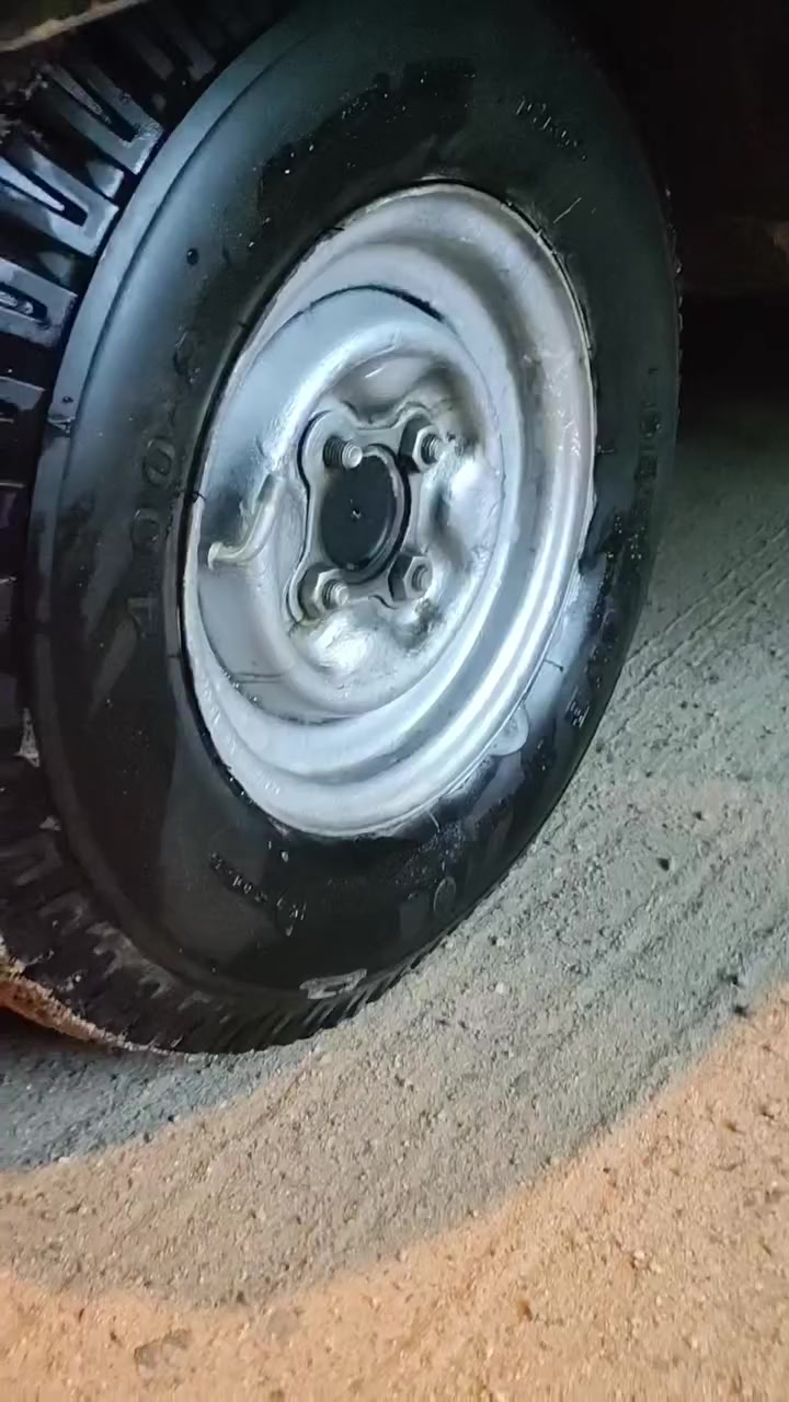 سلام عليكم شباب تك تك للبيع مديل2021 مكينه مفتوحه تك تك حلوة مكينه صافيه سعره5000وبيه مجال لشراي مكان ابو لخصيب حمدان رقمي***********
