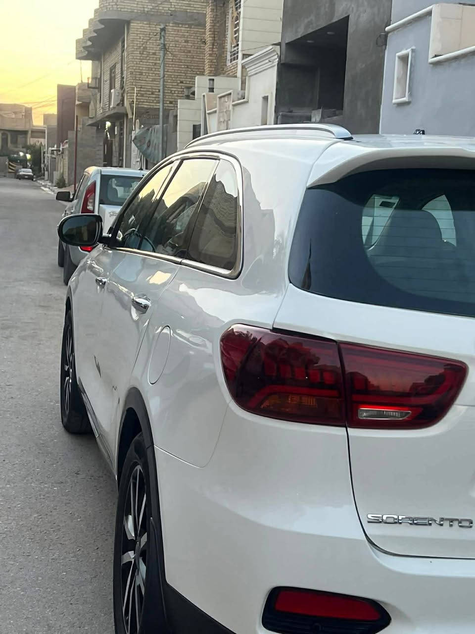 كيه سورنتو خليجي   موديل 2018 شكل 20 فول مواصفات واحد عله واحد مكينه ٦ستندر 7راكب تبريد 3قطع سياره رقم بغداد دولي ملاحظه سياره بيه تجيه خفيفه وصبغ حزام سعره 175مكاني بابل رقمي ***********
