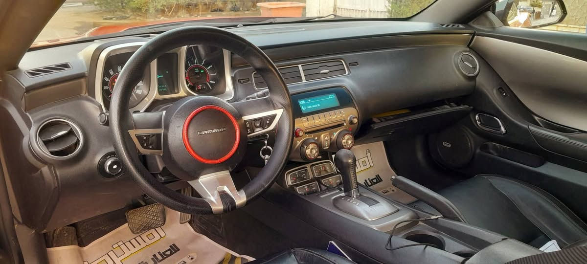 السلام عليكم
للبيع كامارو . موديل ٢٠١١ محدث ١٨ . ماشيه ١٢٩ الف. رقم سليمانية انكليزي سنوية وهزه جديده . كير ومكينة مكفولات بلاديات ٦ سلندر . مكفولة كفاله عامة من الحادث . بيها صبغ حزام جمالية . تبريد شغال . سلايدروف . اكزوز شغال . سياره حلوه ما ناقصها شي . السعر 85$ ورقه وبيها مجال للشراي 
العنوان بغداد الجديدة 
***********
