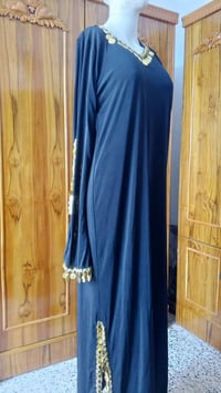 ملابس • فيها مجال • تواصل خاص