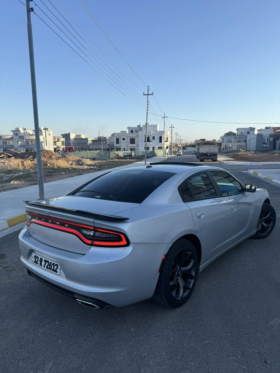 السلام عليكم
دوج جارجر للبيع
مديل2020 
ماشية95mi
SXT Plus
المواصفات:
فتحة(سلايد روف)
كشنات جلد وخزن وفول كهربائي 
كشن امامي تدفئة تبريد
كشن خلفي تدفئة 
تشغيل عن بعد
حساسات خلفية
كامرة
شفتات بالدركة
دركة تدفئة وباقي المواصفات معروفة. 
ضرر السيارة بوند وجاملغ وربع الباب 
سيارة جاهزة مناقصها برغي كير محرك بشرط رقم نينوى بأسمي تحويل ثاني يوم مكان السيارة دهوك 
(السعر 219)وبيها مجال قليل. 

***********
