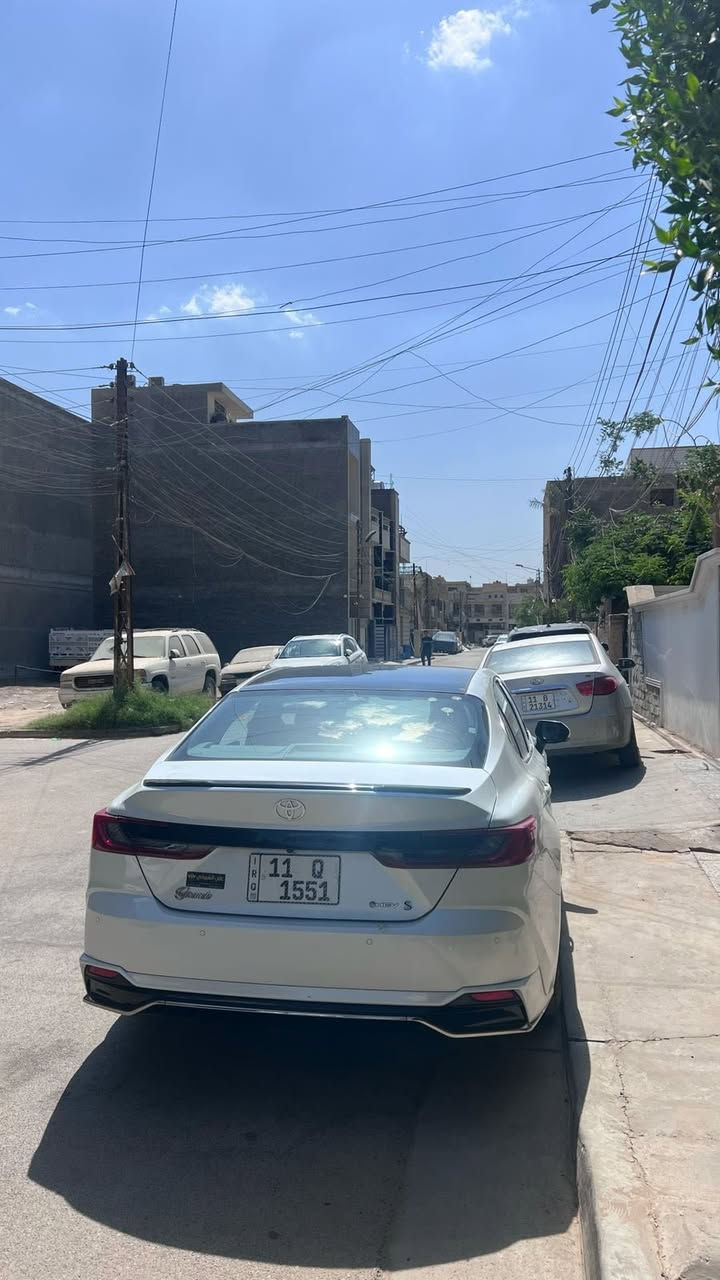 كامري 2024 خليجي (تجميع الصين) هايبرد
مواصفات گرانـد S مو العادية
فول فول مواصفات:
بانوروما كاملة
داخل احمر شاموا
كراسي كهرباء 
كامرات 360° 
ويل حجم 20
رادارات امامية خلفيه
حساسات نقط عمياء
داتا شو 
كامرة مرايا وسطية

محرك 2.0 هايبرد HEV
مكفوله عدى شخط مقدار 10 سم اثر تخريب
بالجاملغ الخلفي للسايق مامأثره ابداً 

السنوية باسمي حصراً رقم بغداد الجديد 
مكان السيارة بغداد 
*********** 

اتصل لمعرفة السعر
