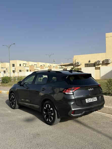 السلام عليكم 
للبيع 
كيا سبورتج 
موديل 2023 
فئه x-line
فول عدهة البانوراما 
محرك 2.500 
ممشه 32 الف مايل 

رقم بغداد باسمي

مواصفات -
تحكم ستيرن 
نقطه عمياء 
رادار امامي 
مثبت سرعه 
كشن كهرباء 
كشن السايق والراكب تدفئه + الستيرن 
بصمه تشغيل + بصمه ابواب 
تشغيل عن بعد 
3 وضعيات قياده 
3 انظمه طرق 
حساسات خلفيه 
كامره خلفيه 
عدادات ديجيتل 
نظام اندوريد اوتو + كار بلي 
منفذ يو اس بي + تايب سي 
شحن لاسلكي
وبعد بيهة مواصفات 

الظرر جاملغ بارد + ربع البنيد صبغ 
يرباك راجع شركه شرط 
بدون دواخل 

مكان السياره ( بغداد ) 

السعر ( 210) وبيهة مجال 

للستفسار ***********
