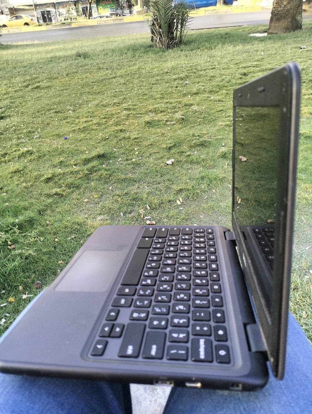 لابتوب Dell مميز وعملي - حالة نظيفة جداً!
هل تبحث عن جهاز اقتصادي، سهل التنقل، ومثالي للأعمال المكتبية والطلاب؟ هذا الجهاز هو خيارك الأمثل!
المواصفات التقنية:
المعالج: Intel Celeron N4000 (أداء مستقر للمهام اليومية).
الذاكرة العشوائية (RAM): 4 جيجابايت.
التخزين: 32 جيجابايت.
الشاشة: تدعم خاصية اللمس (Touchscreen) لسهولة الاستخدام والتفاعل.
مميزات الجهاز:
حالة الجهاز: نظيف جداً كما موضح في الصور، مع هيكل متين.
البطارية: أداء ممتاز يدوم حتى 3 ساعات تقريباً.
التصميم: حجم مدمج وسهل الحمل، مثالي للدراسة أو العمل.
📍 الموقع: كربلاء.
💰 السعر:(68.000) وبي مجال 
📞 للتواصل والاستفسار: ***********